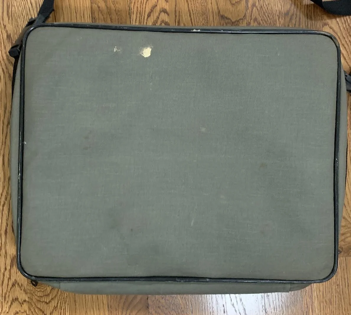 Vintage Apple Laptop Bag — RootsBK
